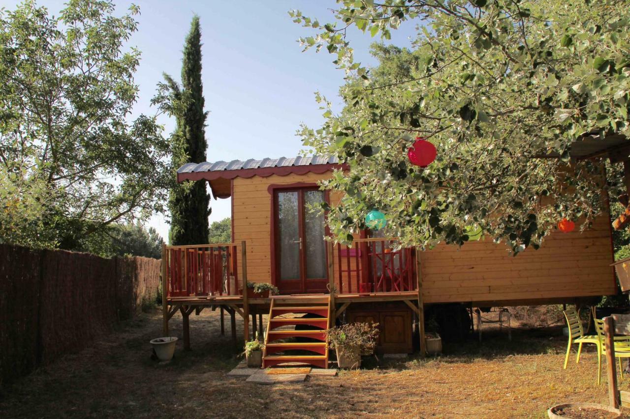 Hôtel Roulotte aux Peupliers à La Tour-dʼAigues Extérieur photo
