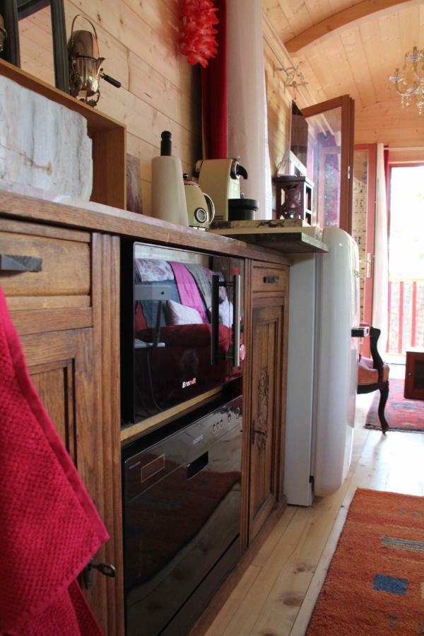 Hôtel Roulotte aux Peupliers à La Tour-dʼAigues Extérieur photo